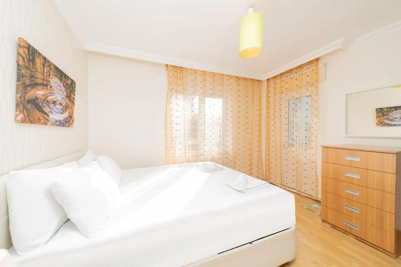 Flat Close To Beach With Balcony In Konyaalti Antalia